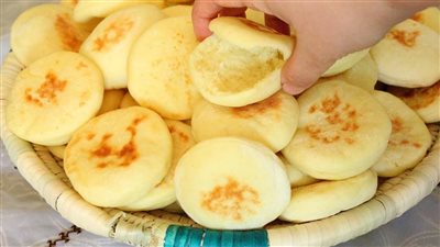سر الخبز المنزلي الهش.. خبز المخابز في مطبخك بطريقة ناجحة ومضمونة! 🥖✨