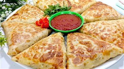 احلى من الكريب واسهل من البيتزا . فطائر الطاسة السريعة