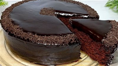 كيكة الماء بدون بيض ولا حليب بطريقة سهلة وناجحة