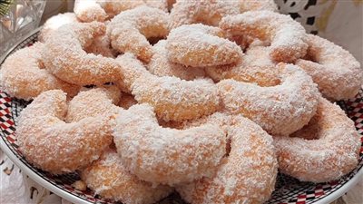 طريقة عمل حلوة الهلال بدون زبدة