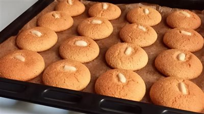 طريقة عمل حلوة السميد وجوز الهند هشيشة تذوب في الفم