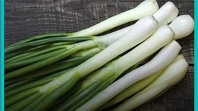 قبل أن تتناول البصل الأخضر.. اعرف تأثيره الحقيقي على ضغط الدم ونصائح مهمة لمرضى الضغط !